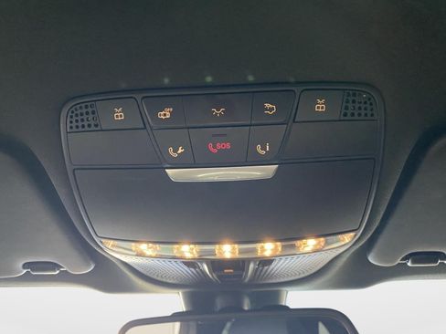 Used 2018 Mercedes-Benz GLC 300 4MATIC image 28
