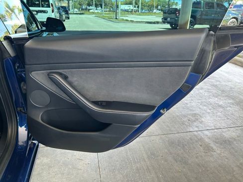 Used 2022 Tesla Model 3 RWD image 25