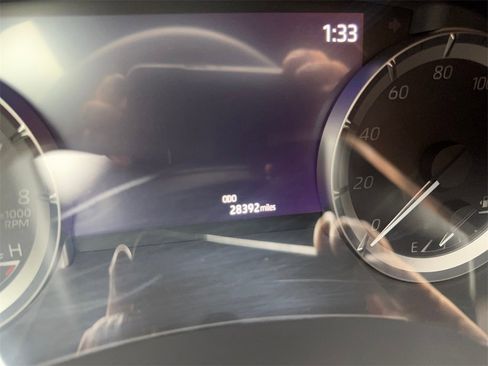 Used 2024 Toyota Highlander FWD image 65