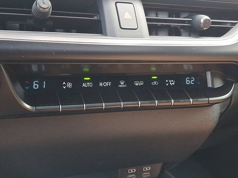 Used 2024 Lexus UX 250h AWD w/ Premium Package image 17