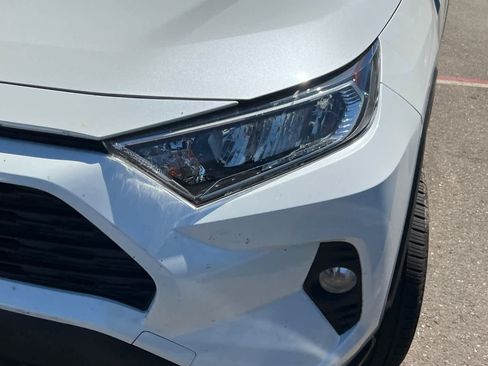 Used 2021 Toyota RAV4 XLE Premium FWD image 11
