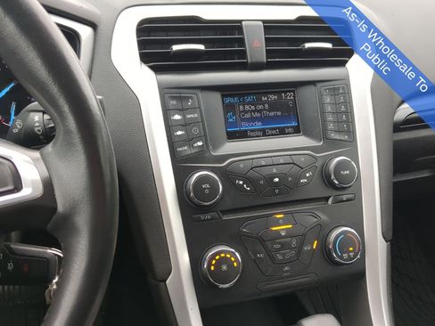 Used 2014 Ford Fusion SE w/ Equipment Group 201A image 30