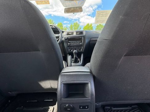 Used 2014 Volkswagen Jetta S FWD image 29
