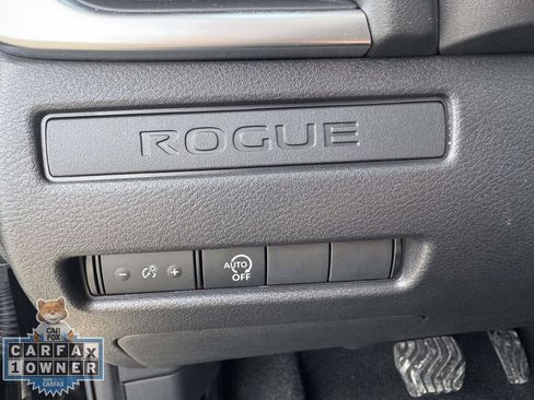 Used 2025 Nissan Rogue S image 21