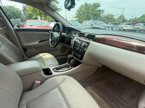 Used 2010 Chevrolet Impala LT w/ Luxury Edition Package FWD image 13
