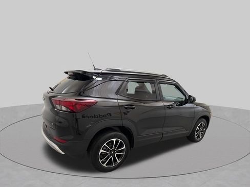 Used 2025 Chevrolet TrailBlazer LT w/ Convenience Package AWD/4WD image 5