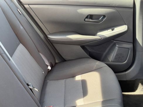 Used 2025 Nissan Sentra SV image 11