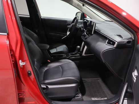 Used 2023 Toyota Corolla Cross XLE w/ Convenience Package AWD/4WD image 26