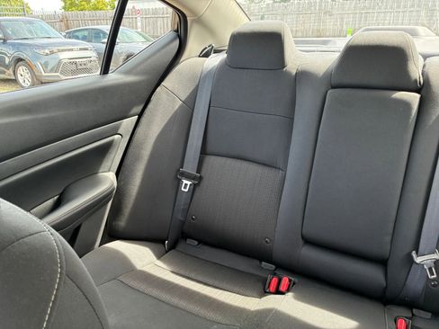 Used 2025 Nissan Altima 2.5 SV FWD image 33