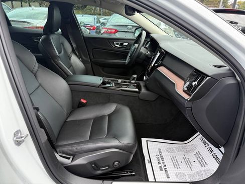 Used 2022 Volvo S60 T8 R-Design Expression w/ Advanced Package AWD/4WD image 14