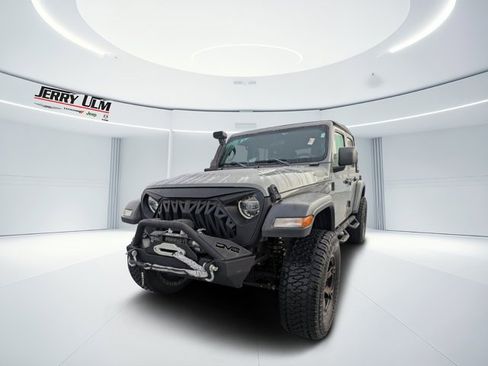 Used 2019 Jeep Wrangler Unlimited Sport image 32