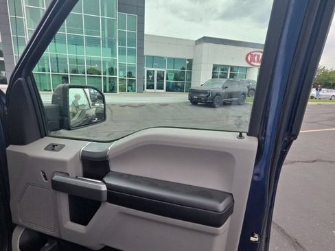 Used 2016 Ford F150 XLT w/ Equipment Group 302A Luxury AWD/4WD image 23