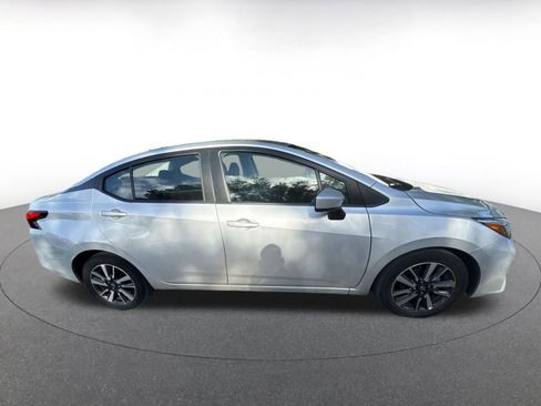 Used 2025 Nissan Versa SV FWD image 8