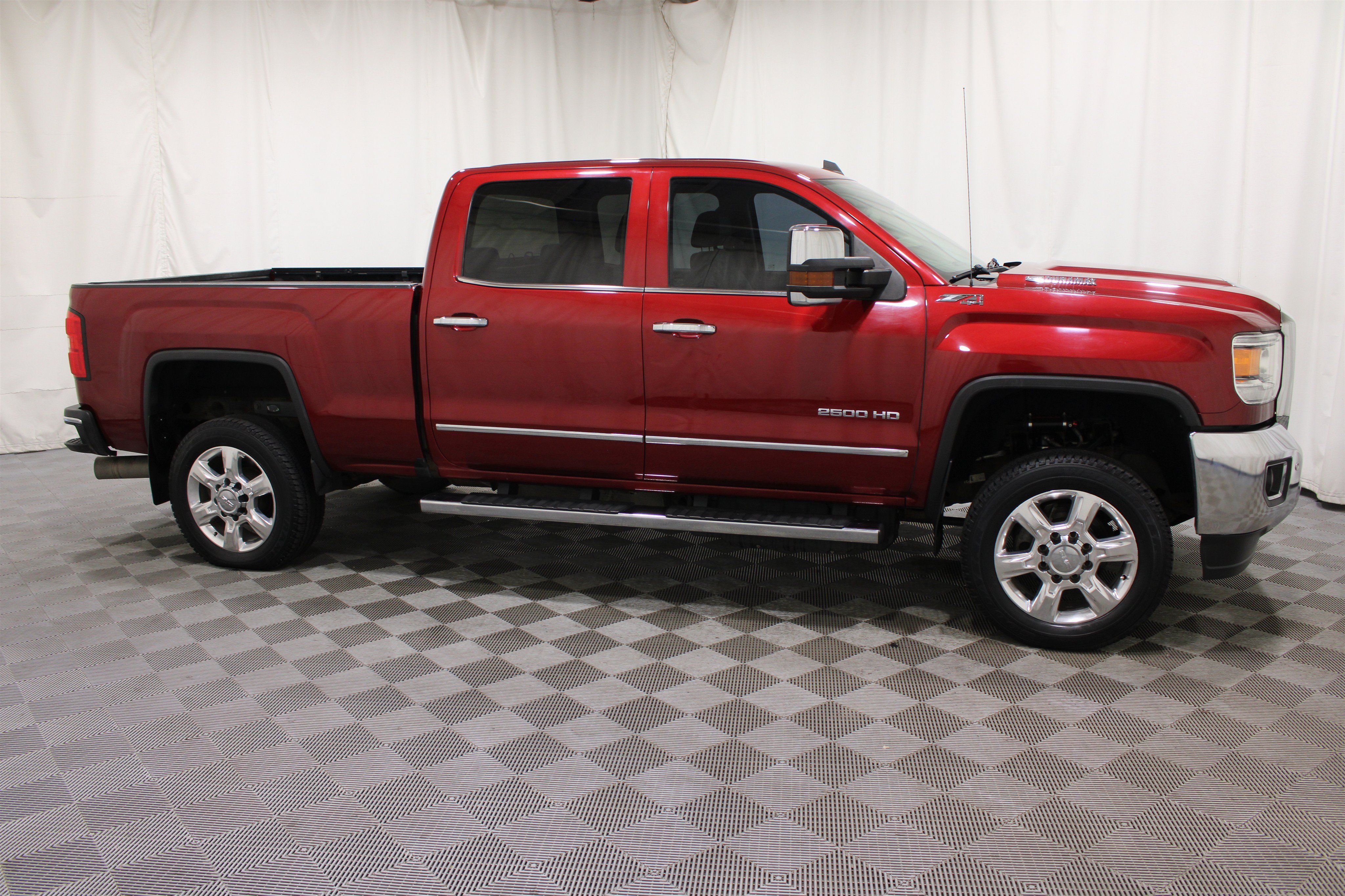 Used 2018 GMC Sierra 2500 SLT w/ Duramax Plus Package AWD/4WD image 28
