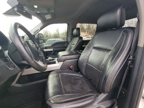 Used 2019 Ford F250 Lariat w/ Lariat Ultimate Package image 11