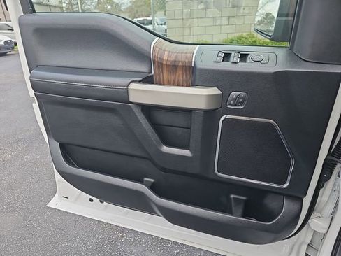 Used 2019 Ford F150 Lariat image 19