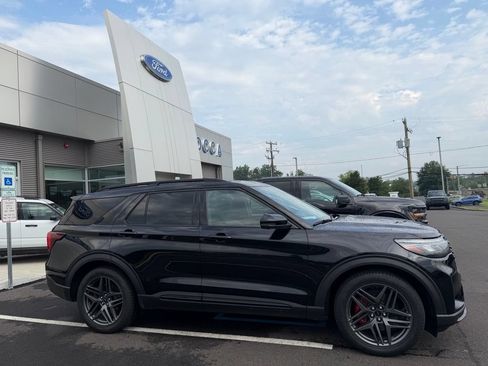 Used 2026 Ford Explorer ST w/ Sun And Sound Package AWD/4WD image 4