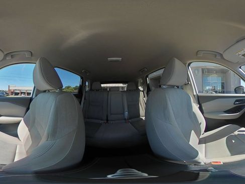 Used 2025 Nissan Rogue SV AWD/4WD image 43