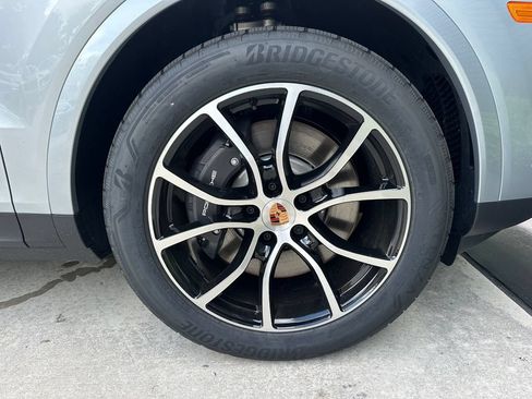 Used 2026 Porsche Cayenne E-Hybrid AWD/4WD image 15