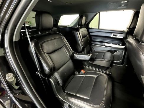 Used 2022 Ford Explorer Limited w/ Equipment Group 301A image 27