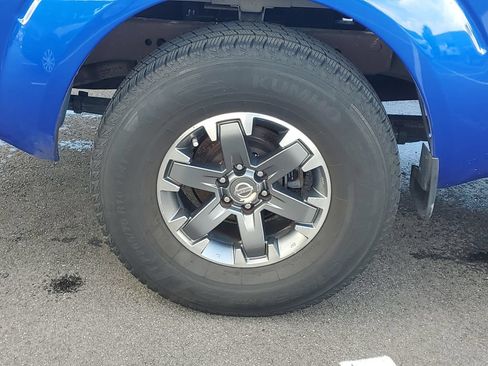 Used 2014 Nissan Frontier Desert Runner RWD image 11
