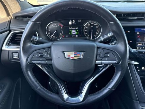 Used 2024 Cadillac XT6 Premium Luxury image 15