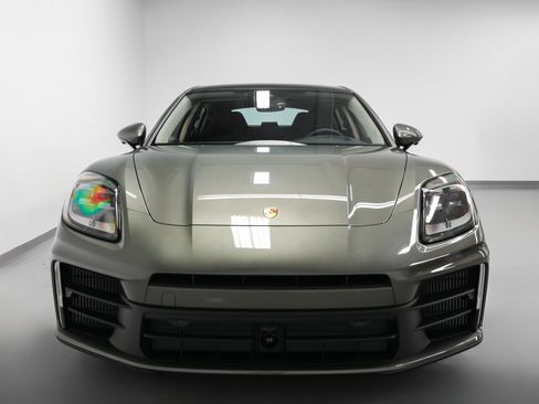 Certified 2026 Porsche Panamera 4 AWD/4WD image 8