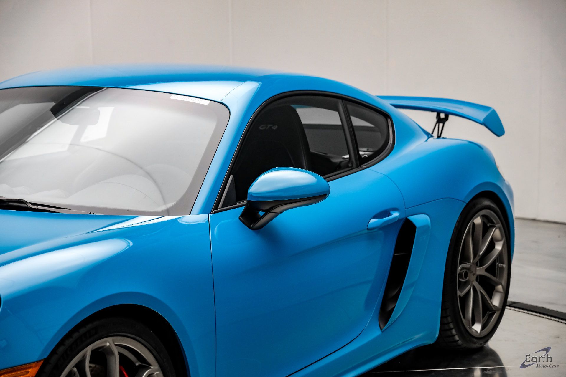 Used 2020 Porsche 718 Cayman GT4 RWD image 29