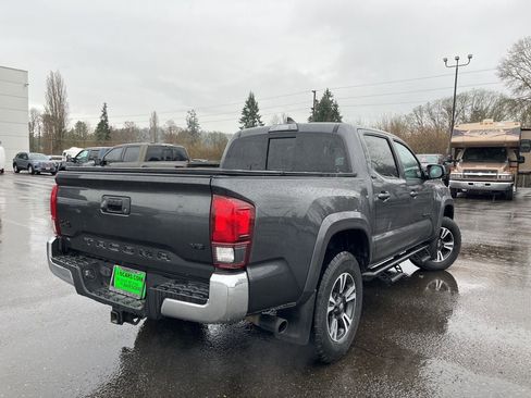 Used 2019 Toyota Tacoma SR5 image 3