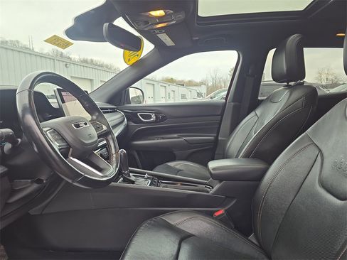 Used 2022 Jeep Compass Limited w/ (RED) Package image 11