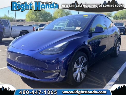 Used 2024 Tesla Model Y Long Range AWD/4WD image 1