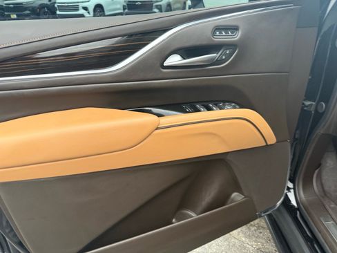 Used 2023 Cadillac Escalade Premium Luxury w/ Performance Package image 19
