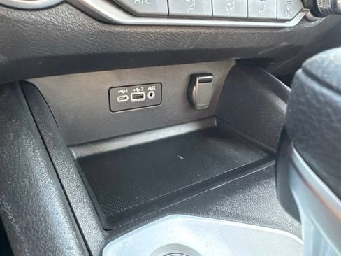 Used 2025 Nissan Altima 2.5 SV FWD image 23