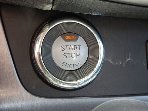 Used 2020 Nissan Murano SV w/ Premium Package AWD/4WD image 23