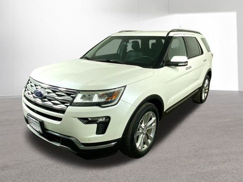 Used 2019 Ford Explorer Limited w/ Class III Trailer Tow Package image 2