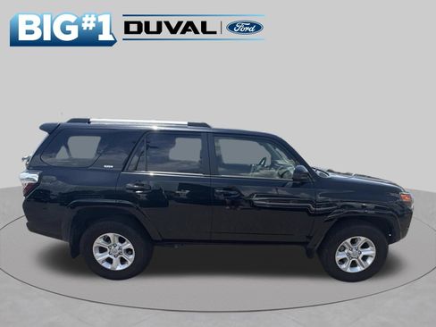 Used 2024 Toyota 4Runner SR5 AWD/4WD image 4