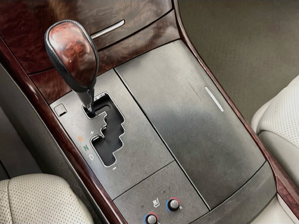 Used 2012 Toyota Avalon Limited FWD image 18