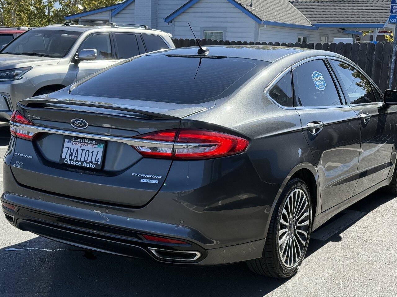 Used 2017 Ford Fusion Titanium FWD image 6
