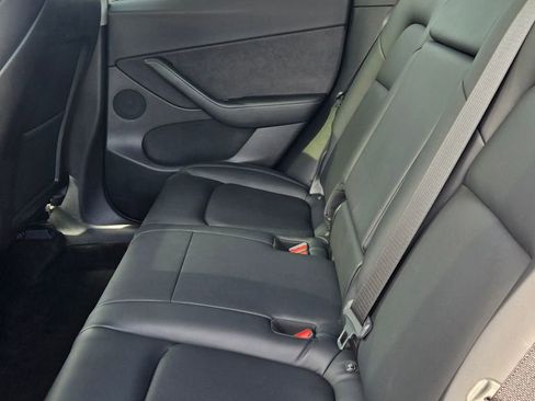 Used 2020 Tesla Model Y Long Range image 38