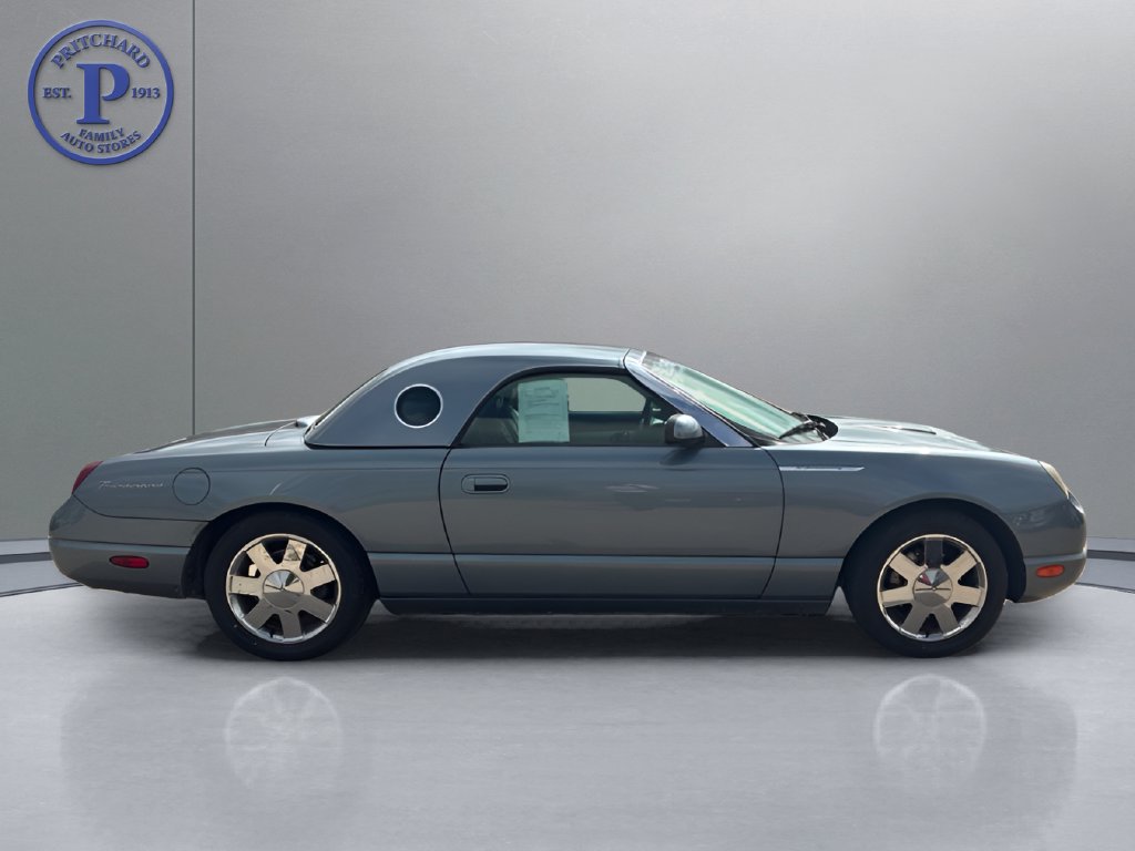 Used 2005 Ford Thunderbird RWD image 9