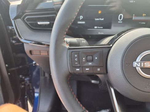 Used 2025 Nissan Kicks SR image 10