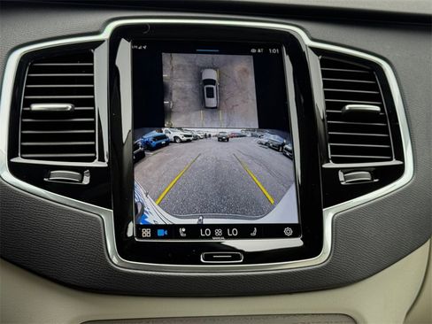 Used 2025 Volvo XC90 T8 Plus w/ Protection Package Premier image 15