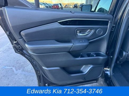 Used 2025 Honda Pilot EX-L image 12