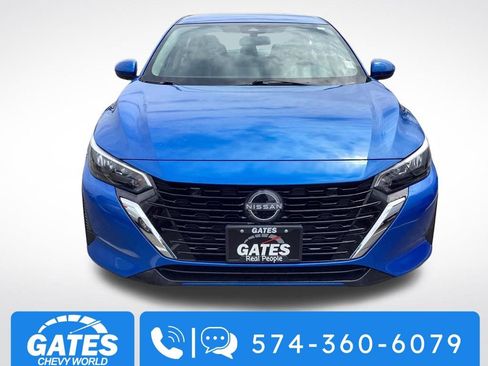 Used 2025 Nissan Sentra SV FWD image 2