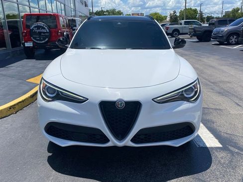 Used 2022 Alfa Romeo Stelvio Veloce AWD/4WD image 3
