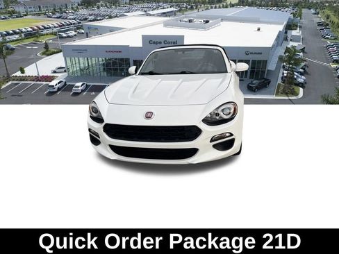 Used 2018 FIAT 124 Spider Classica w/ Technology Group RWD image 3