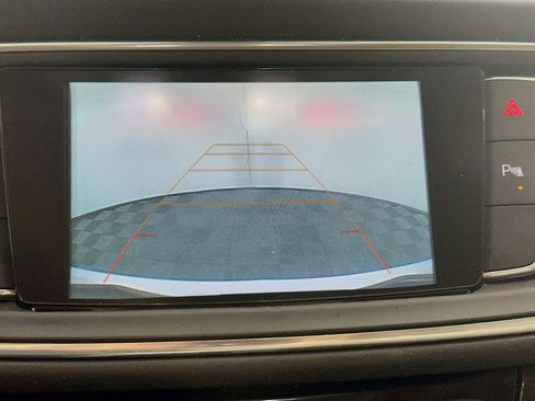 Used 2019 Buick Enclave Essence image 22