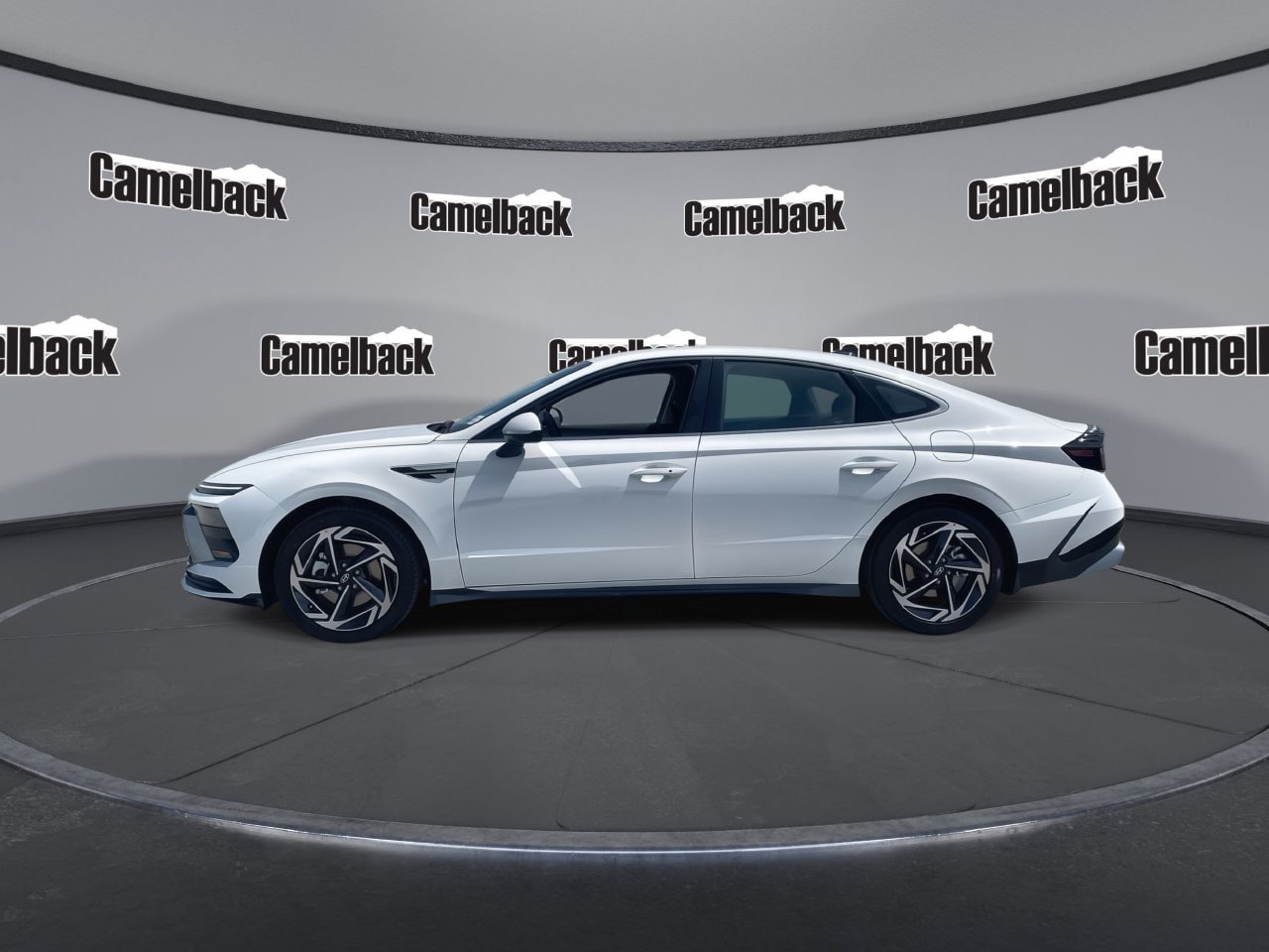 Used 2026 Hyundai Sonata SEL FWD image 4