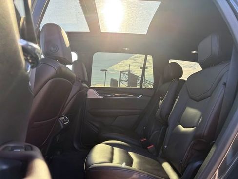 Used 2022 Cadillac XT6 Premium Luxury image 36