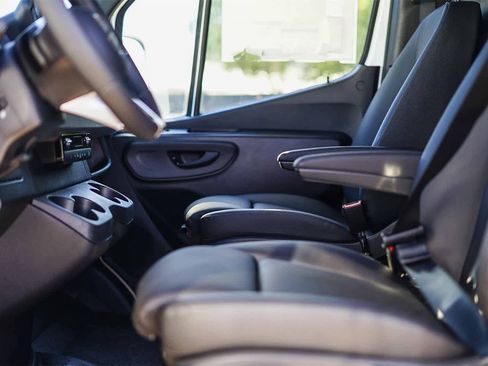 New 2024 Mercedes-Benz eSprinter 170 Cargo image 22